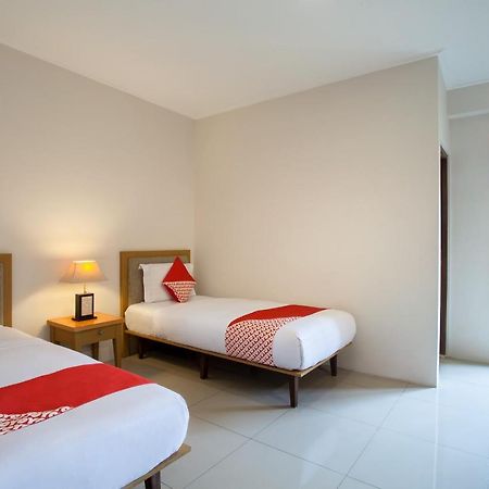 Oyo 107 Kusuma Kemang Suite Джакарта Екстериор снимка