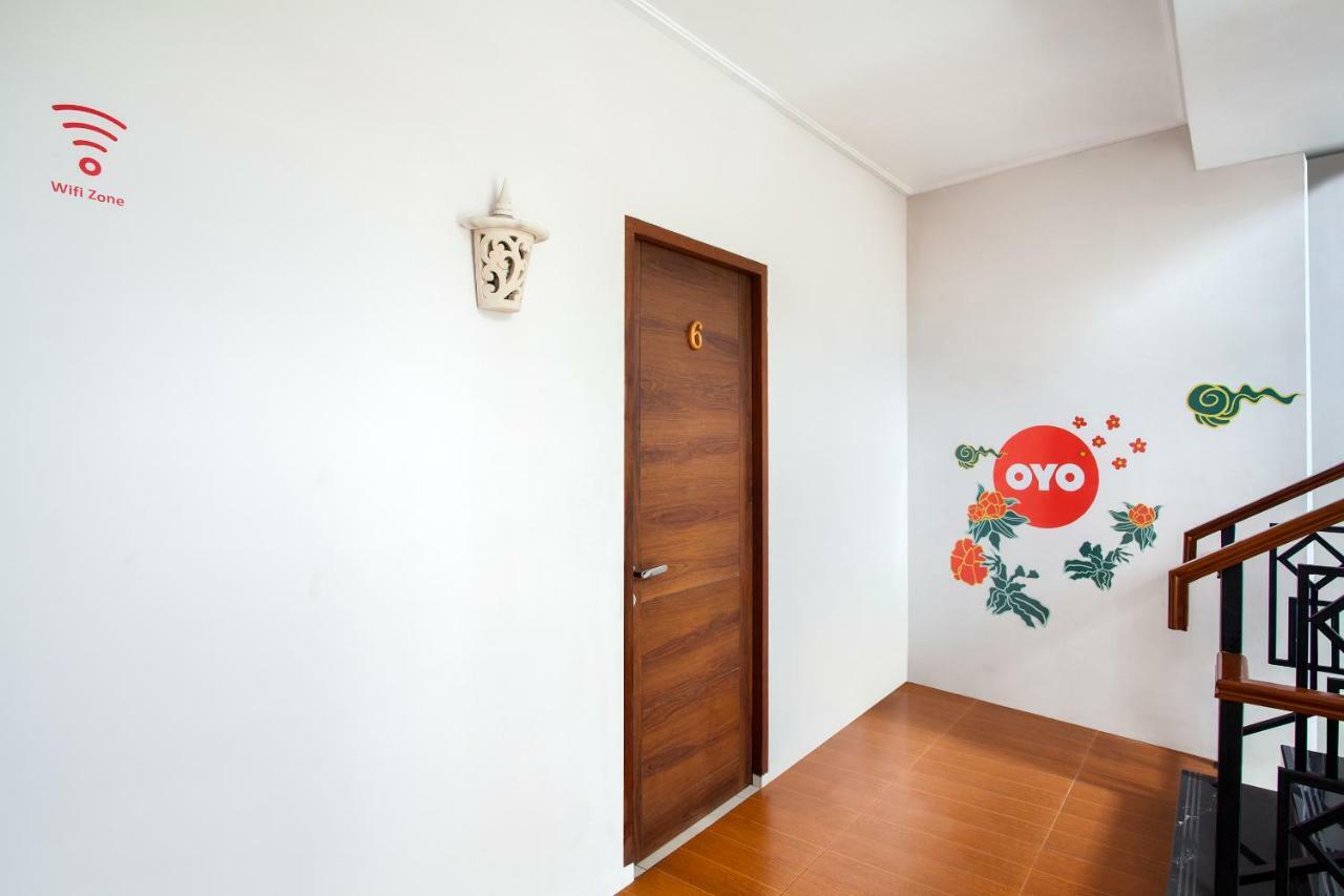 Oyo 107 Kusuma Kemang Suite Джакарта Екстериор снимка