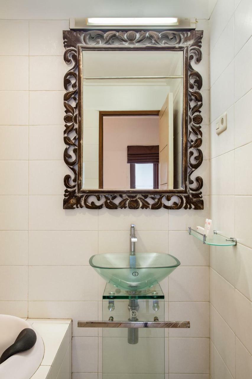 Oyo 107 Kusuma Kemang Suite Джакарта Екстериор снимка